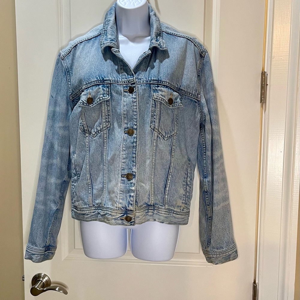 American Eagle Outfitters Jean Jacket Slightly Distressed Light Wash Sz XL